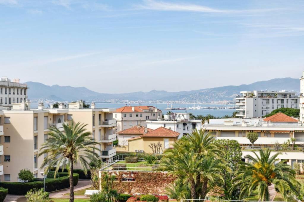 Appartement Spacieux Avec Vue Mer Proche Du Centre Cannes Exterior photo